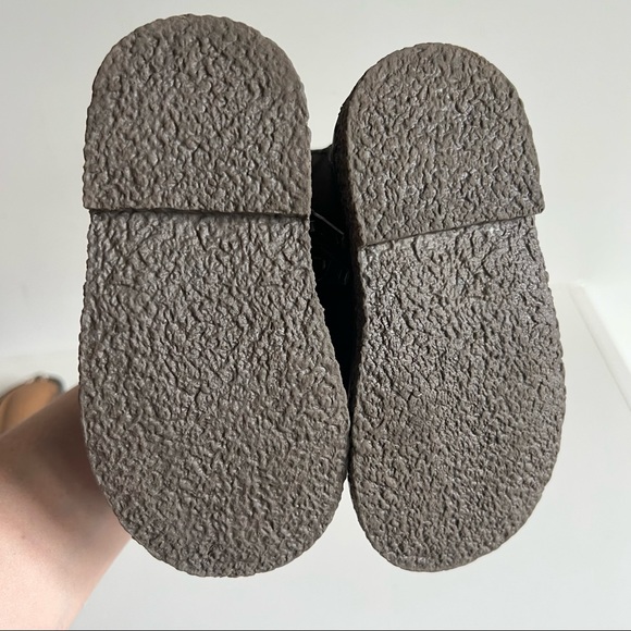 GAP Chelsea Sherpa toddler Boots never worn! - Picture 5 of 9